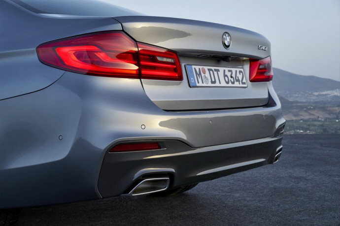 BMW представила 5-Series нового поколения 4