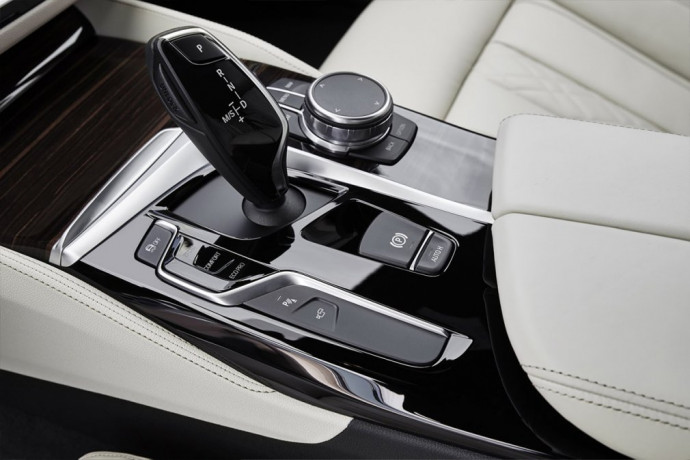 BMW представила 5-Series нового поколения 7
