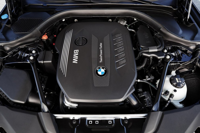 BMW представила 5-Series нового поколения 12