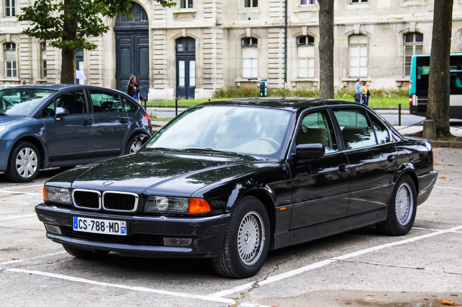 BMW 7 series E38 1