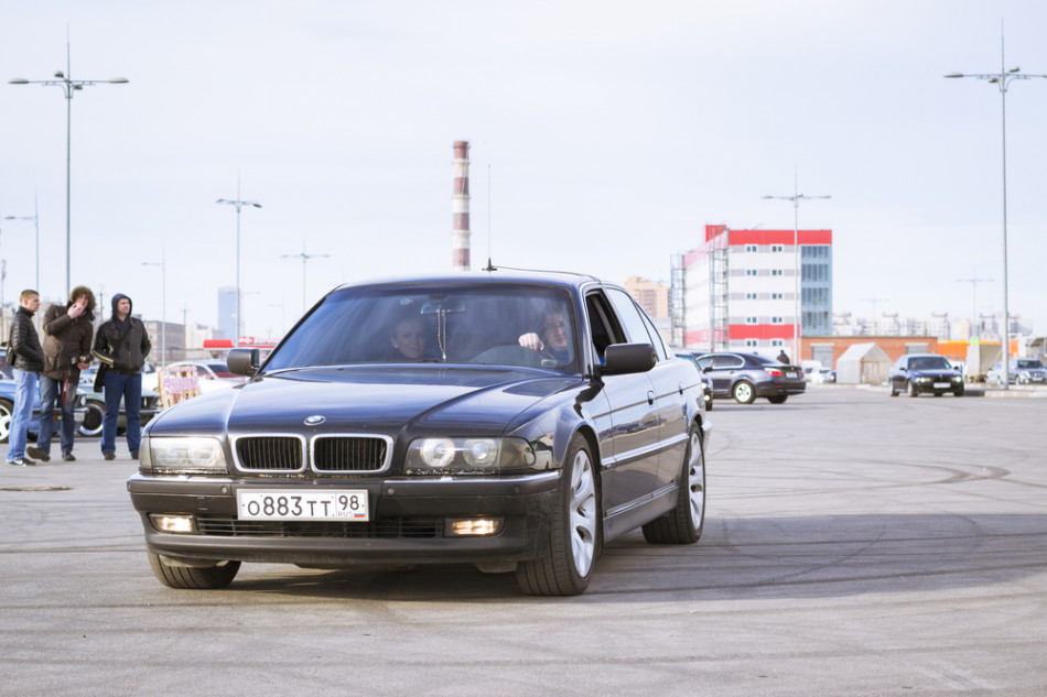 BMW 7 series E38 4