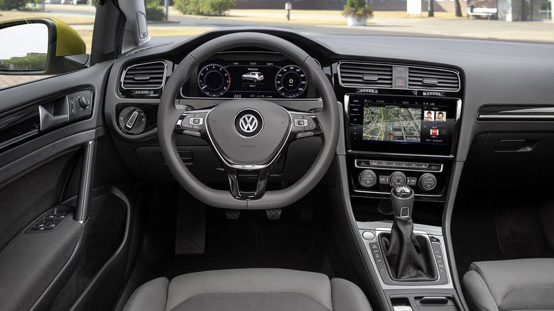Обновленный Volkswagen Golf VII 5