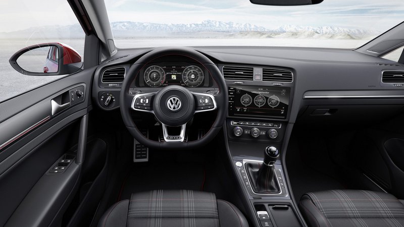 Обновленный Volkswagen Golf VII 4
